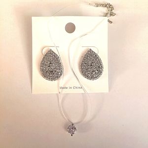 Earring and necklace set